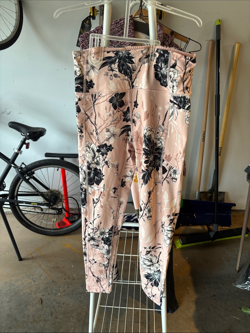 Victoria's Secret Pink Floral High-Waist Capri Leggings